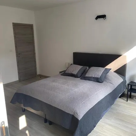 3 Chambres Deluxe 샤를루아