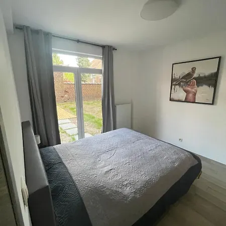 3 Chambres Deluxe * شارلروا