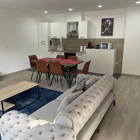3 Chambres Deluxe شارلروا