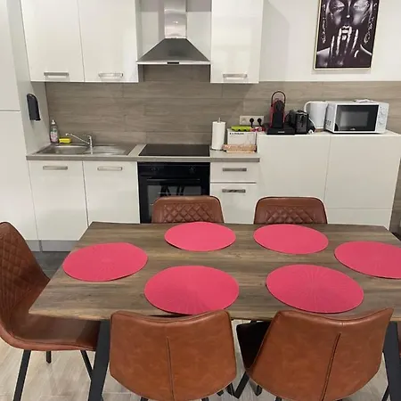 3 Chambres Deluxe شارلروا